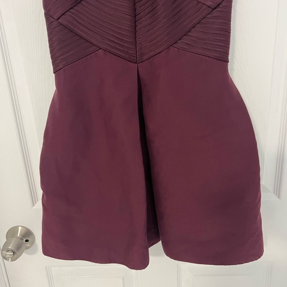 Halston Heritage Satin Pleated Bodycon Mini Dress in Burgundy 6 - Picture 7 of 10